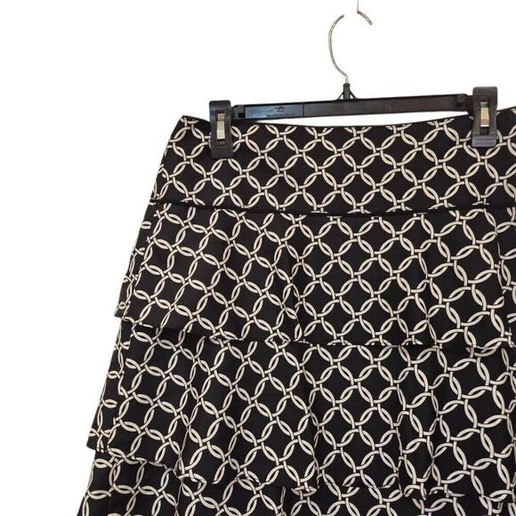 White House Black Market Women's Black & White Poly Geometric Print Tiered Lined - Picture 5 of 9